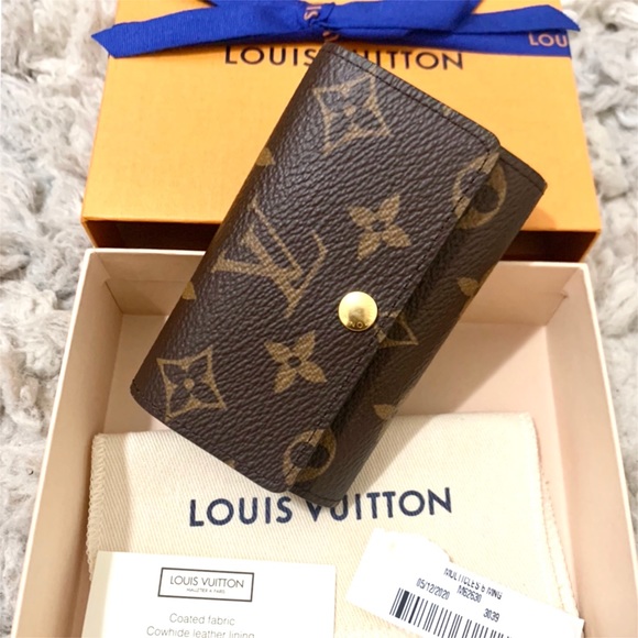 🆕💖❤️NWT Louis Vuitton Monogram 6 Key Holder - Picture 3 of 11